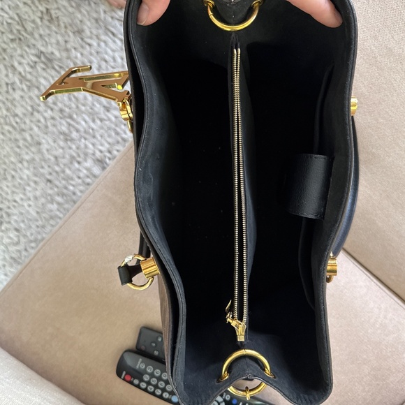 Louis Vuitton purse - Picture 5 of 5